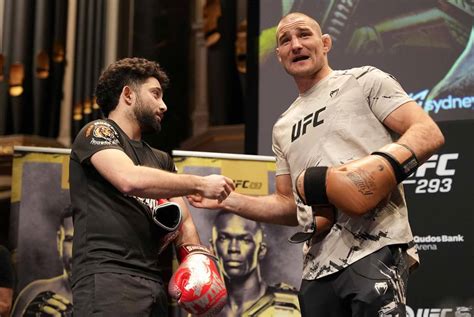 Sean Strickland spars fan at UFC 293 Open Workouts | Video - MMAWeekly ...