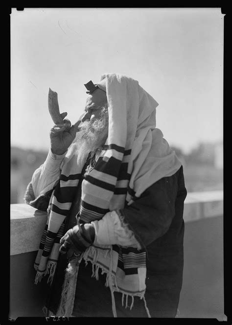 Love For His People: Blowing the Shofar on the New Year 80 Years Ago