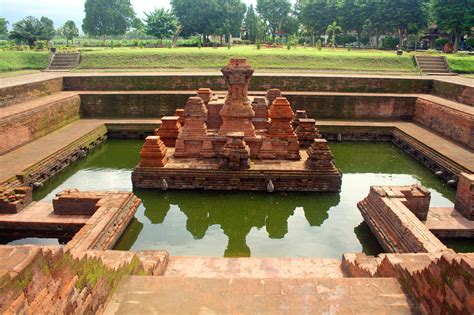 Mengunjungi Trowulan, Ibu Kota Kerajaan Majapahit Penguasa Nusantara ...