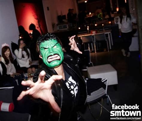 SMTOWN scares at their Halloween Party! | Daily K Pop News