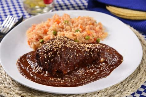 Mole Poblano con Arroz a la Mexicana | Con Sal y Azucar