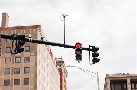 Premium Photo | Traffic light with pedestrian walking light symbolizes ...