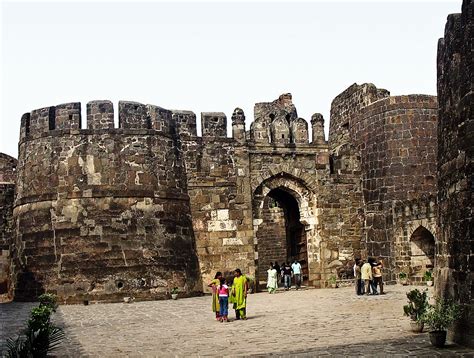 Stock Pictures: Daulatabad Fort near Aurangabad