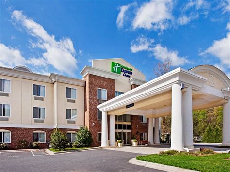 Hotel Specials for Holiday Inn Express & Suites Cherokee/Casino ...