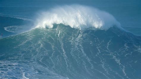 Most extreme 'rogue wave' on record confirmed in North Pacific Ocean | UK News | Sky News