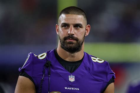 What happened to Mark Andrews? Baltimore Ravens TE exits game with injury