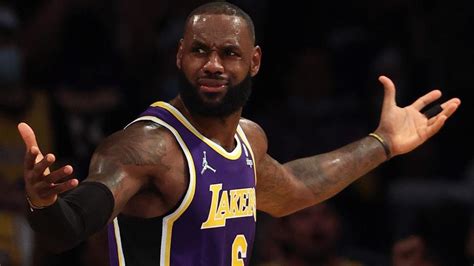 Lakers LeBron James Is Ejected After Scuffle with Isaiah Stewart [Video ...