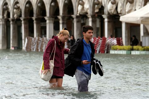 Venice Is Experiencing Its Worst Flooding In 10 Years And The Pictures ...