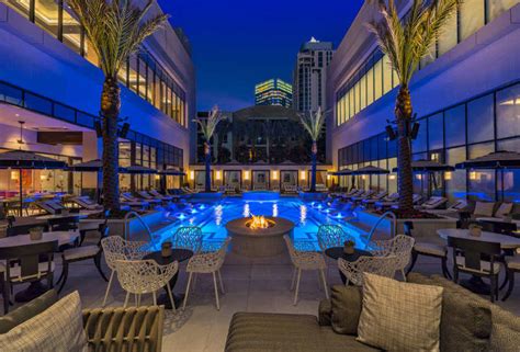 Cool Hotel Pools in Houston | Resorts & Hotels in Houston