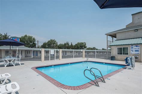 Motel 6 Fallon Pool Pictures & Reviews - Tripadvisor