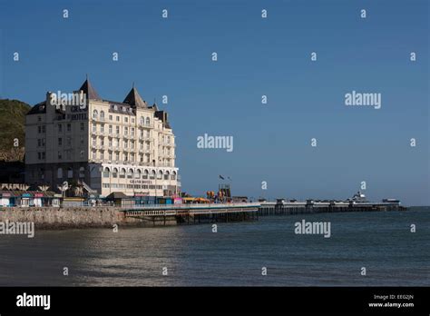 Llandudno Promenade and Pier Stock Photo - Alamy