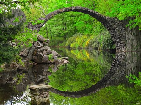 10 of the World's Most Beautiful and Unique Bridges