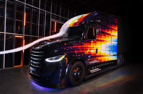 Daimler Truck North America unveils Freightliner SuperTruck II