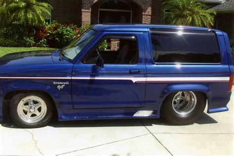 1985 FORD BRONCO II CUSTOM SUV - Front 3/4 - 198572