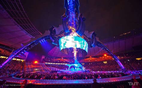 U2's 360 tour was one of the most amazing I've seen... | Stage lighting, Touring, Tours