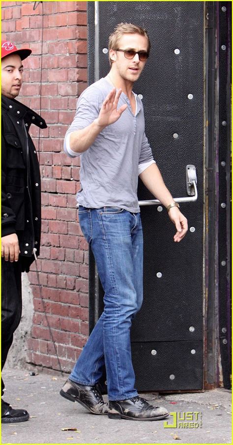 Ryan Gosling Performs At The Opera House: Photo 2302321 | Ryan Gosling Photos | Just Jared ...