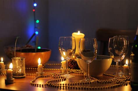 How to Arrange a Candle Light Dinner at Home for a Surprise Date - Love ...