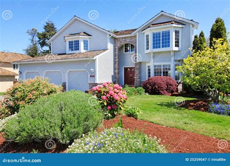 Large American Grey House Front Exterior. Stock Image - Image of appeal, door: 25259047