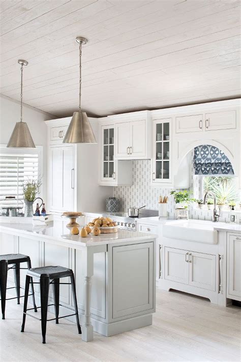 Costal cottage white kitchen | Beach house kitchens, Coastal kitchen design, Country kitchen designs