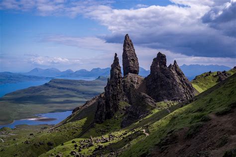 Midgy Country - The Old Man of Storr - Isle of Skye - Scotland [6000x4000] #nature #photography ...