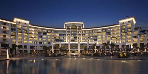 Waldorf Astoria Dubai Palm Jumeirah - YoNinja - Restaurants, Hotels ...