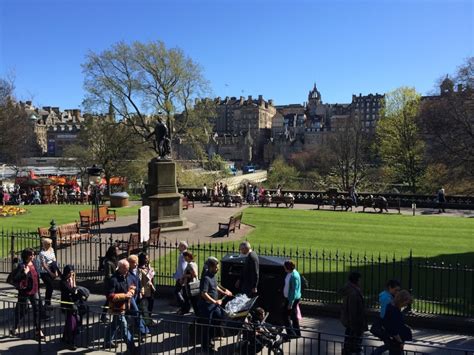 Edinburgh: Scenes from an open-top bus tour | This International Life