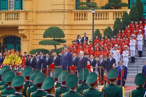 Ceremony with 21-cannon salute held for General Secretary, President of ...