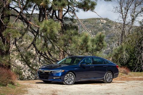 2020 Honda Accord Hybrid Review: One-upping the Toyota Camry — Drive, Break, Fix, Repeat