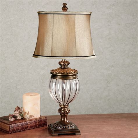 Reen Traditional Table Lamp