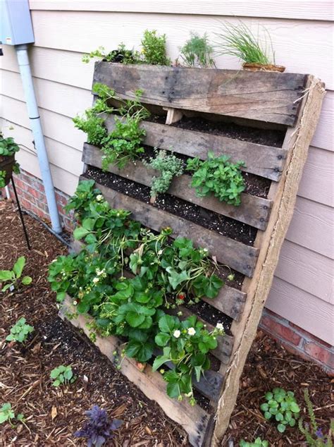 25 DIY Pallet Garden Projects | Pallet Furniture Plans