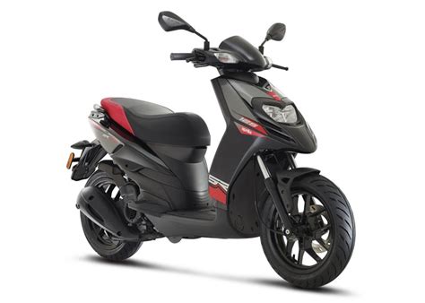 Aprilia SR125 scooter - Motorcyclediaries