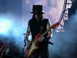 Mick Mars' Guitar Gear, Stratocasters & Rig | Equipboard