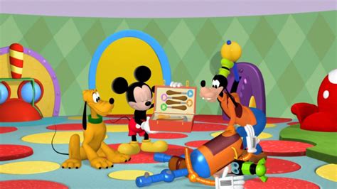 Goofy's Goofbot - Mickey Mouse Clubhouse (Season 3, Episode 2) | Apple TV