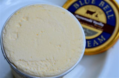 food and ice cream recipes: REVIEW: Blue Bell Homemade Vanilla