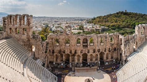 The theatre experience in Athens | Discover Greece