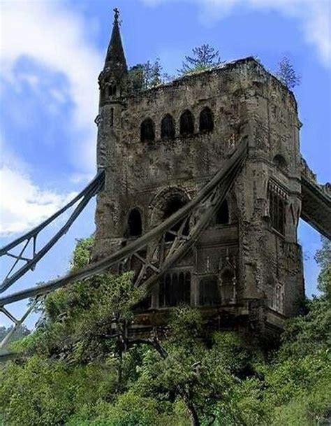 Chilling Photos From Abandoned Places Around The World (40 pics)