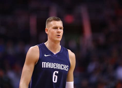 Dallas Mavericks: Kristaps Porzingis shows off beautiful view of the city