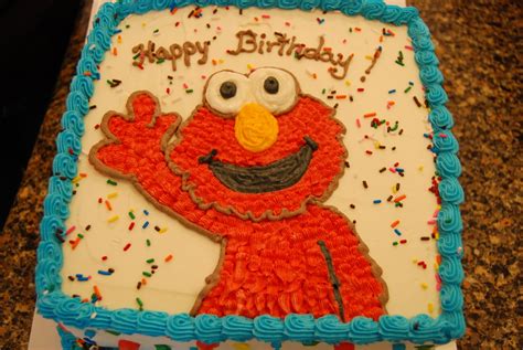 Gamma Susie's This n That: Elmo Cake