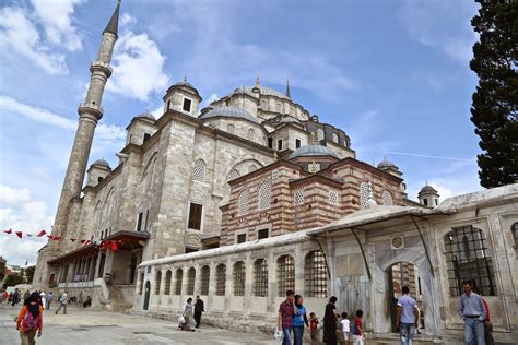 Photo Trek Istanbul: Fatih Mosque - The Conqueror's Mosque