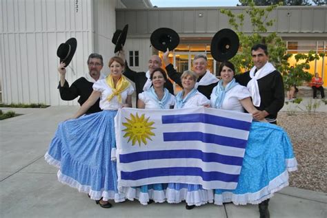 GRUPO FOLKLORICO CIMARRON | Montevideo uruguay, El salvador culture ...