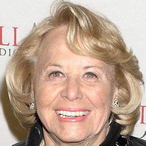 Liz Smith (Journalist) - Bio, Facts, Family | Famous Birthdays