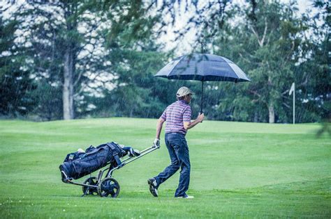 How to play golf in the rain: How does it impact your game? | National Club Golfer