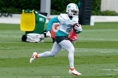 Dolphins Q&A: Who starts at running back? Projecting Miami’s depth ...