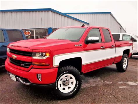 Retro 2018 Chevy Silverado Big 10 conversion proves two-tone truck styling is timeless ...