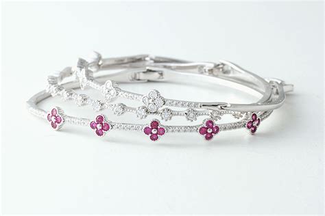 Swarovski Clover Bangle Bracelet White Gold - kellinsilver.com