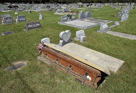 Ground-level burial vaults banned in Livingston Parish with new regulations | Livingston ...