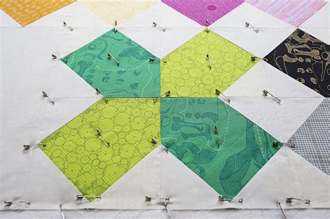 How to Pin Baste a Quilt - WeAllSew