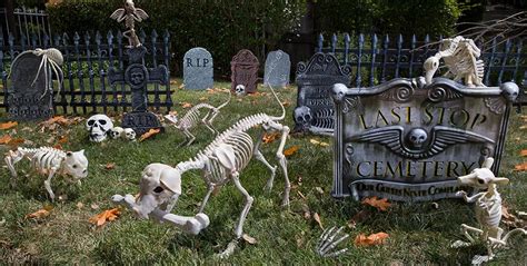 Halloween Tombstones & Cemetery Decorations - Party City