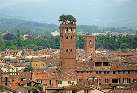 Lucca: la città toscana delle 100 chiese - La nostra Italia