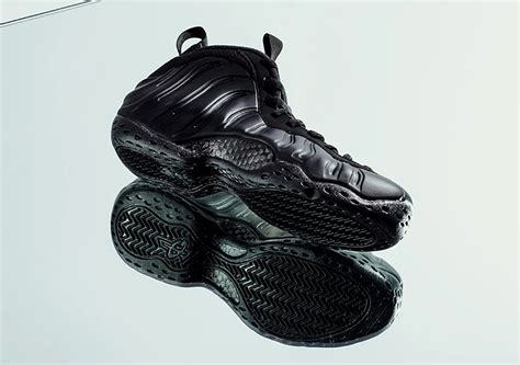 Nike Foamposite One Anthracite 314996-001 | SneakerNews.com